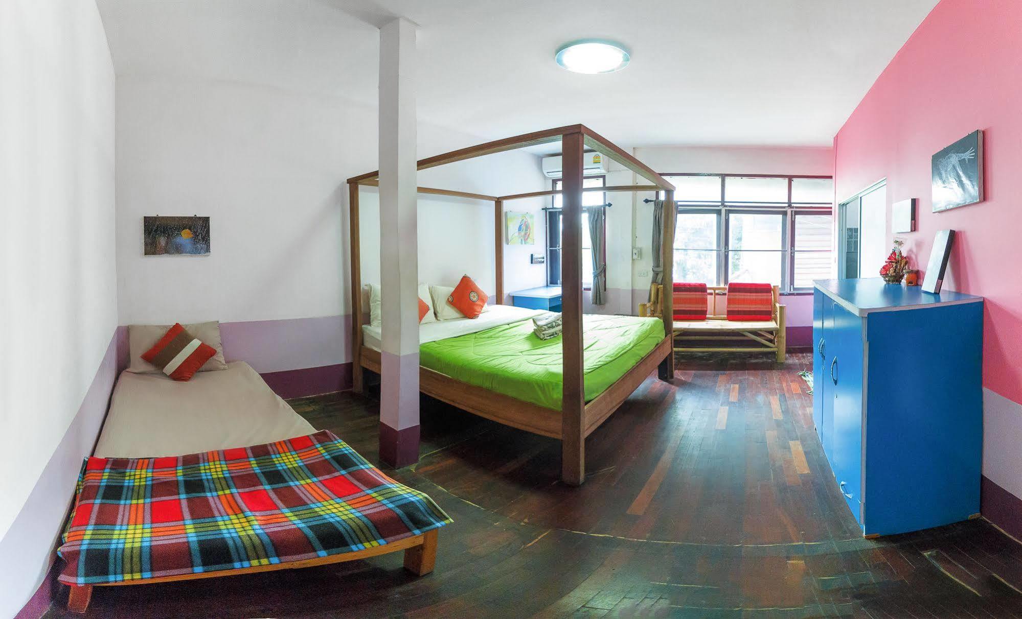 Hostel Kikie'S House Chiang Mai Zewnętrze zdjęcie